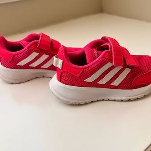 Toddler tennis shoes